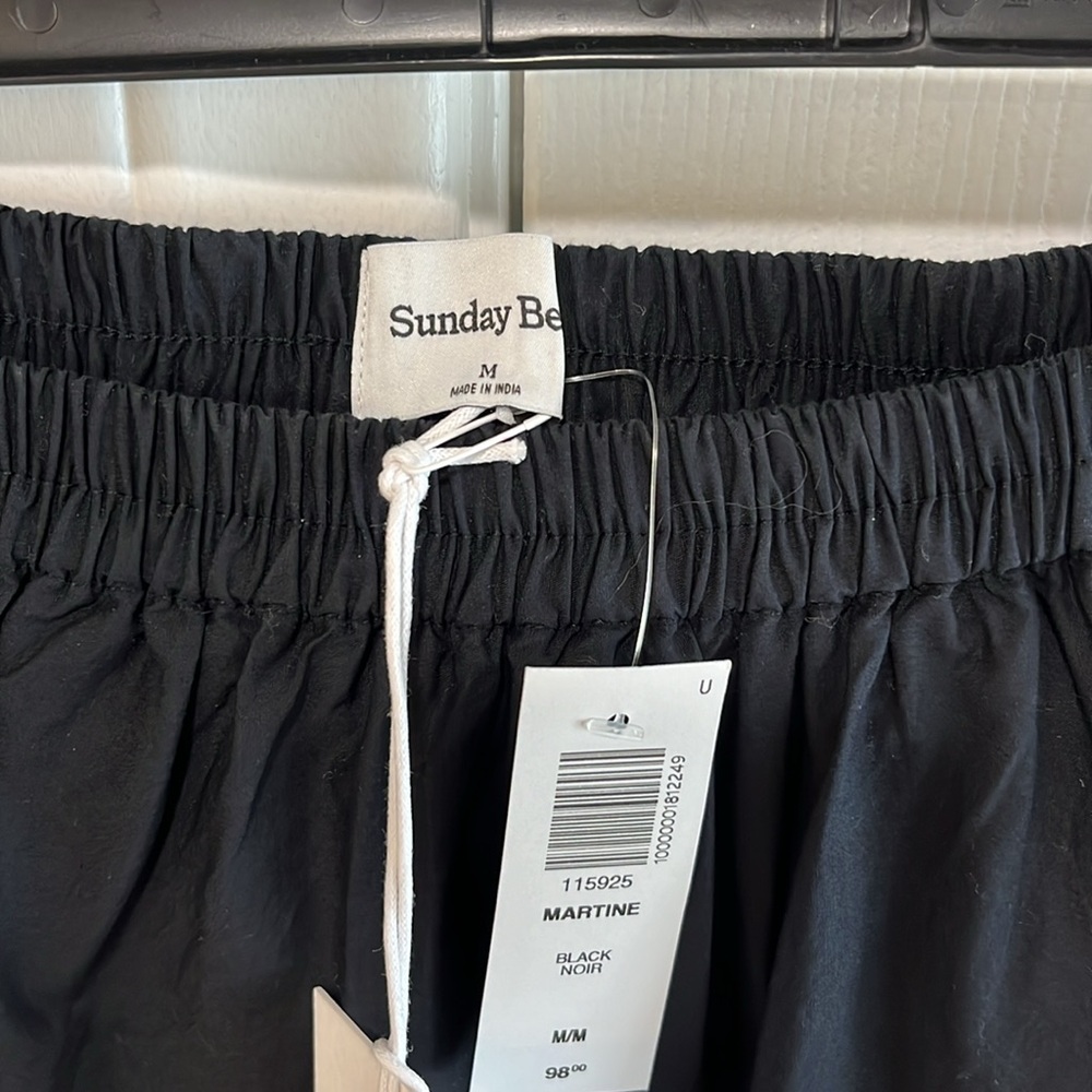 Sunday’s Best Martine Poplin Skirt - Black
Tiered poplin maxi skirt - Picture 2 of 5